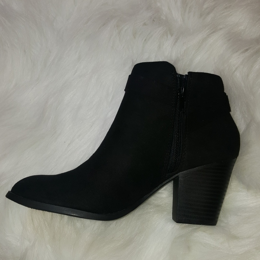 Last 1!!! Kathy Side Bow Ankle Bootie!. 7.5 - Picture 5 of 6